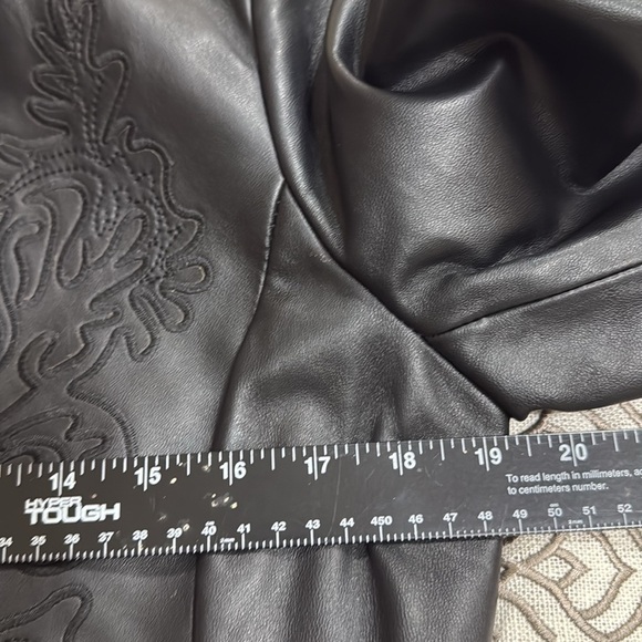(P2) Coldwater Creek Womens
Black 100% Leather Womens‎ Jacket
with Embroidered,S - Picture 9 of 11